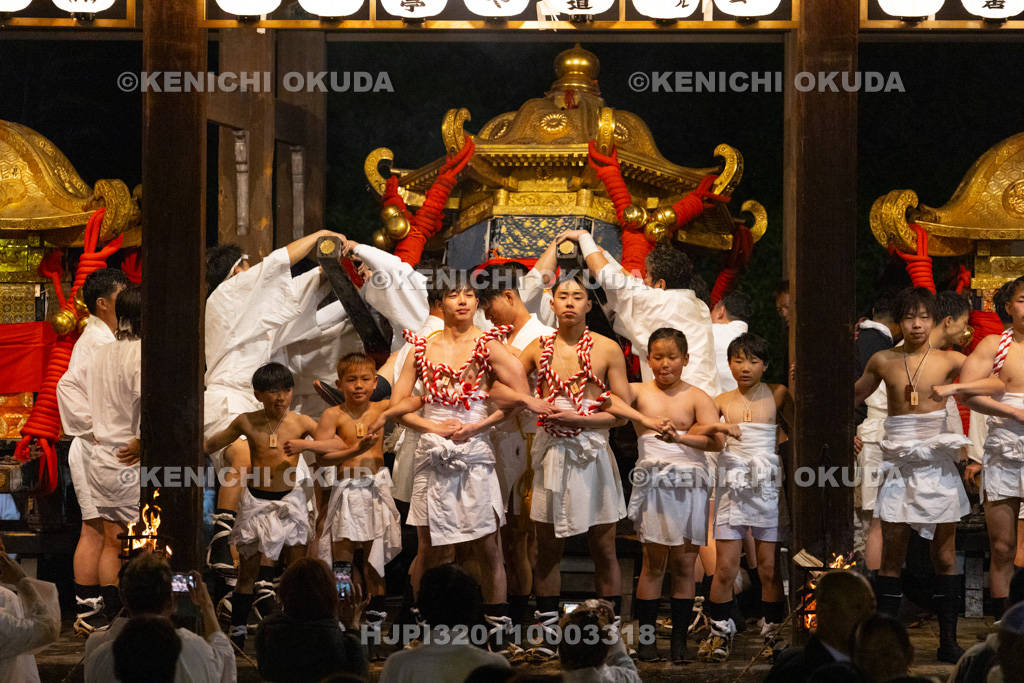 滋賀県 日吉大社 山王祭 宵宮落し神事 神輿振り(牛尾宮)
