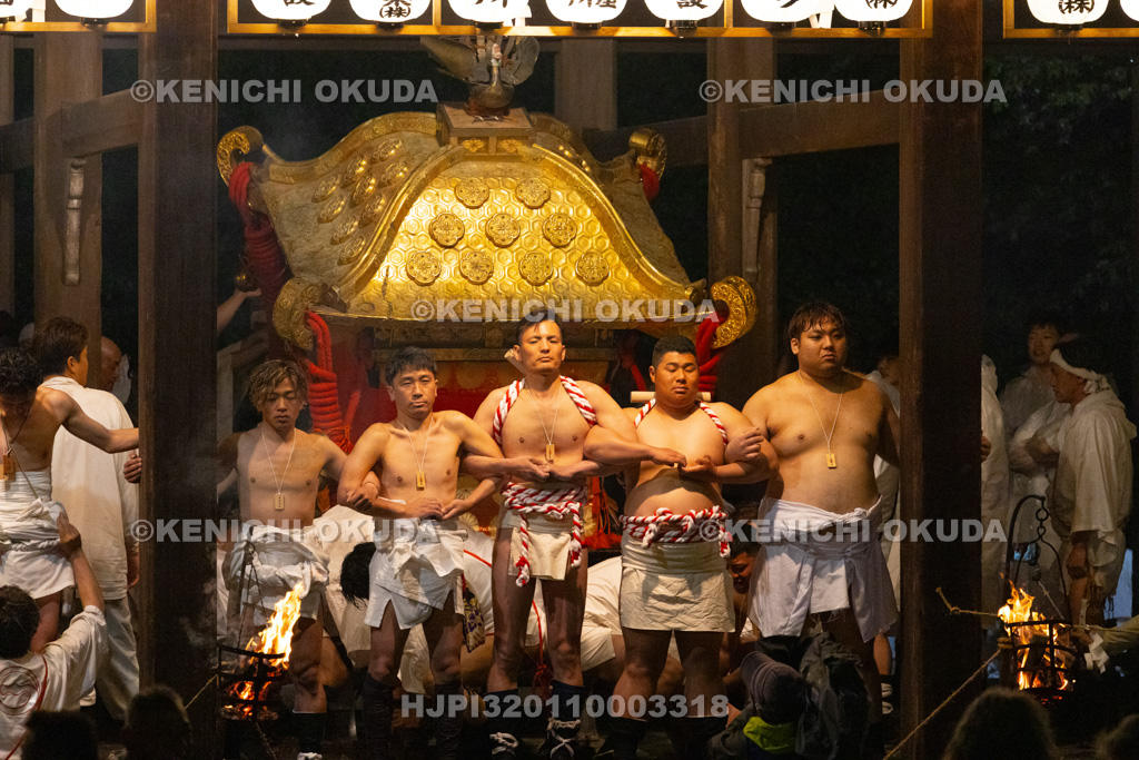 滋賀県 日吉大社 山王祭 宵宮落し神事 神輿振り(樹下宮)