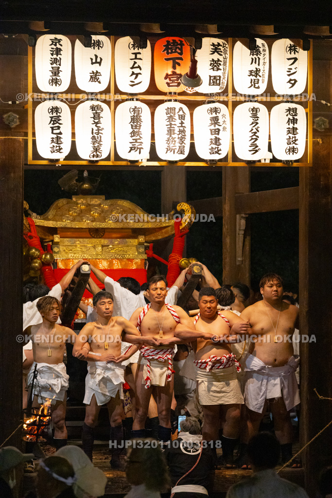 滋賀県 日吉大社 山王祭 宵宮落し神事 神輿振り(樹下宮)