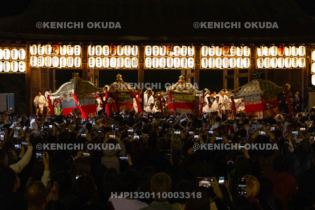 滋賀県　日吉大社　山王祭　宵宮落し神事　御子神誕生