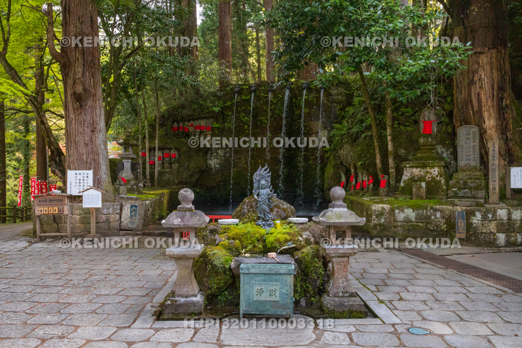 富山県 日石寺 六本瀧