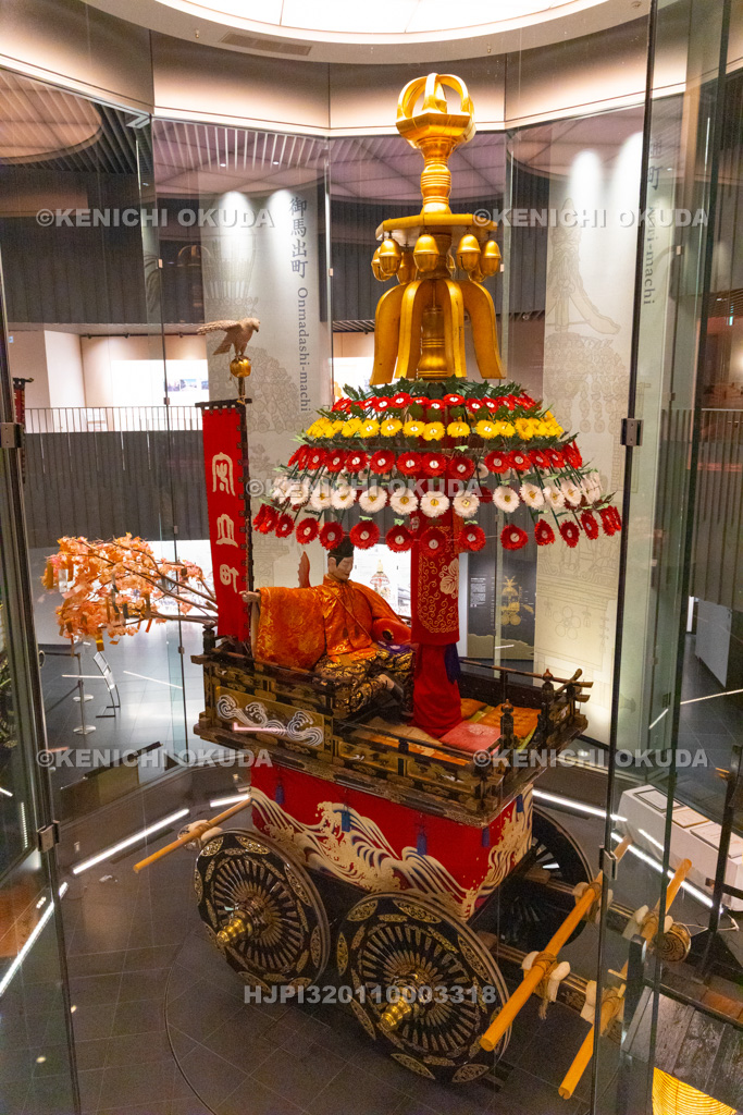 富山県　高岡御車山会館　御車山の展示