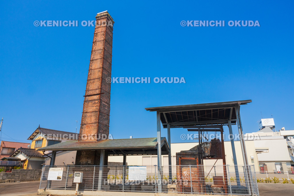 富山県 旧南部鋳造所 キューポラと煙突