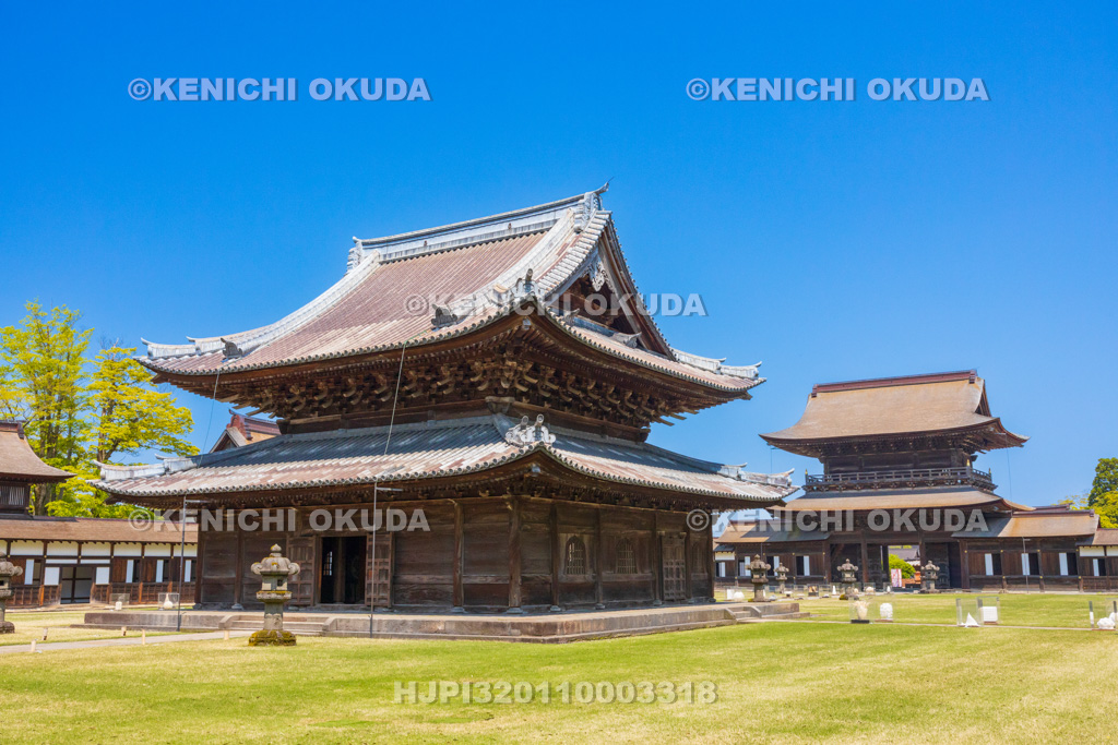 富山県　瑞龍寺　仏殿と山門