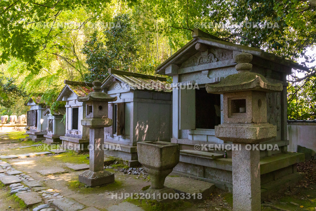 富山県 瑞龍寺 石廟(分骨廟)