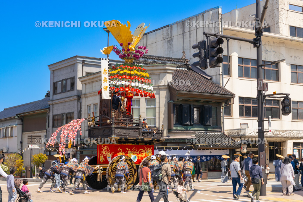 富山県 高岡御車山祭 奉曳(木舟町)