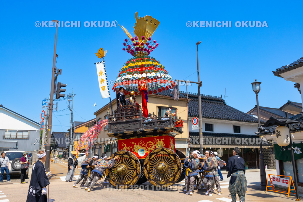 富山県 高岡御車山祭 奉曳(木舟町) 方向転換