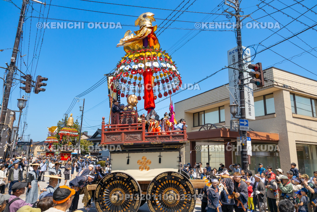 富山県 高岡御車山祭 奉曳(通町) 方向転換