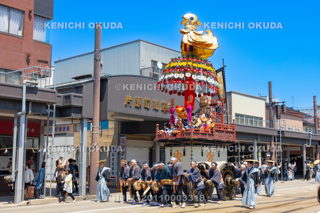 富山県 高岡御車山祭 奉曳(通町)
