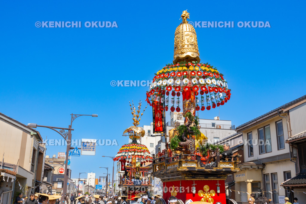 富山県 高岡御車山祭 奉曳