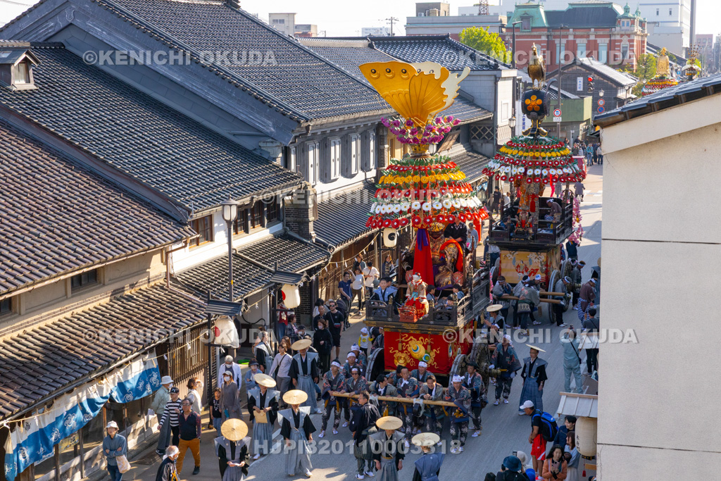 富山県 高岡御車山祭 奉曳
