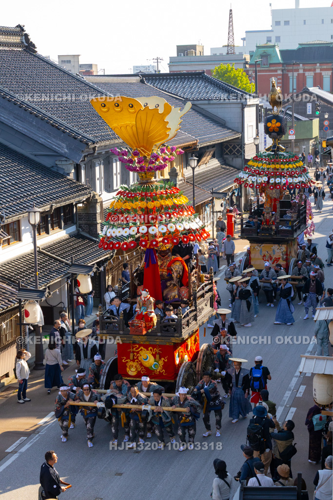 富山県 高岡御車山祭 奉曳