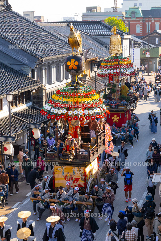 富山県 高岡御車山祭 奉曳