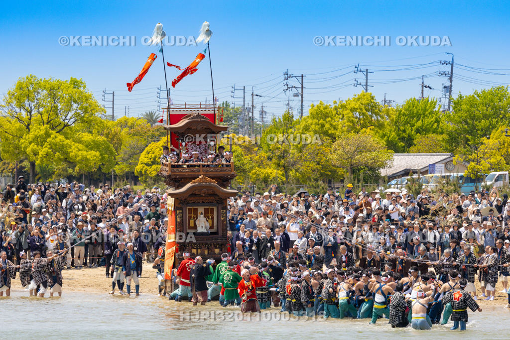 愛知県 亀崎潮干祭(初の日) 海浜曳き下ろし(花王車)