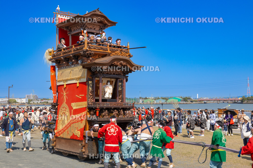 愛知県 亀崎潮干祭(初の日) 祭り広場曳き出し(花王車)