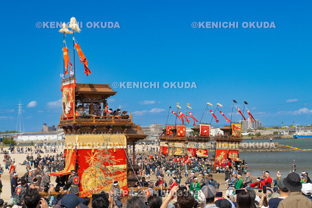 愛知県 亀崎潮干祭(後の日) 海浜曳き下ろし(花王車)