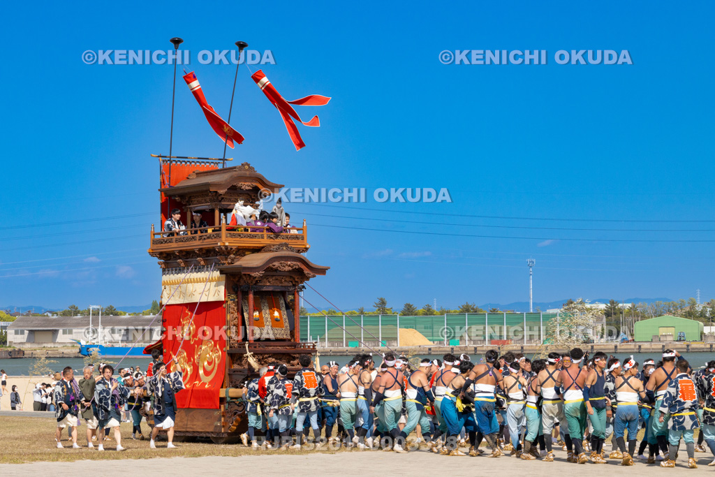 愛知県　亀崎潮干祭（後の日）　海浜曳き出し（宮本車）