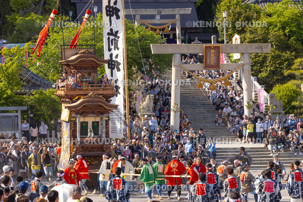 愛知県 亀崎潮干祭(後の日) 神前神社前曳き廻し(青龍車)