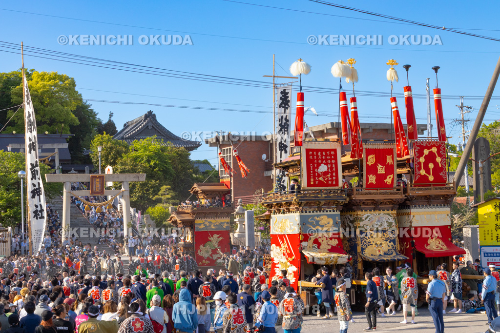 愛知県　亀崎潮干祭（後の日）　神前神社前曳き廻し（神楽車）