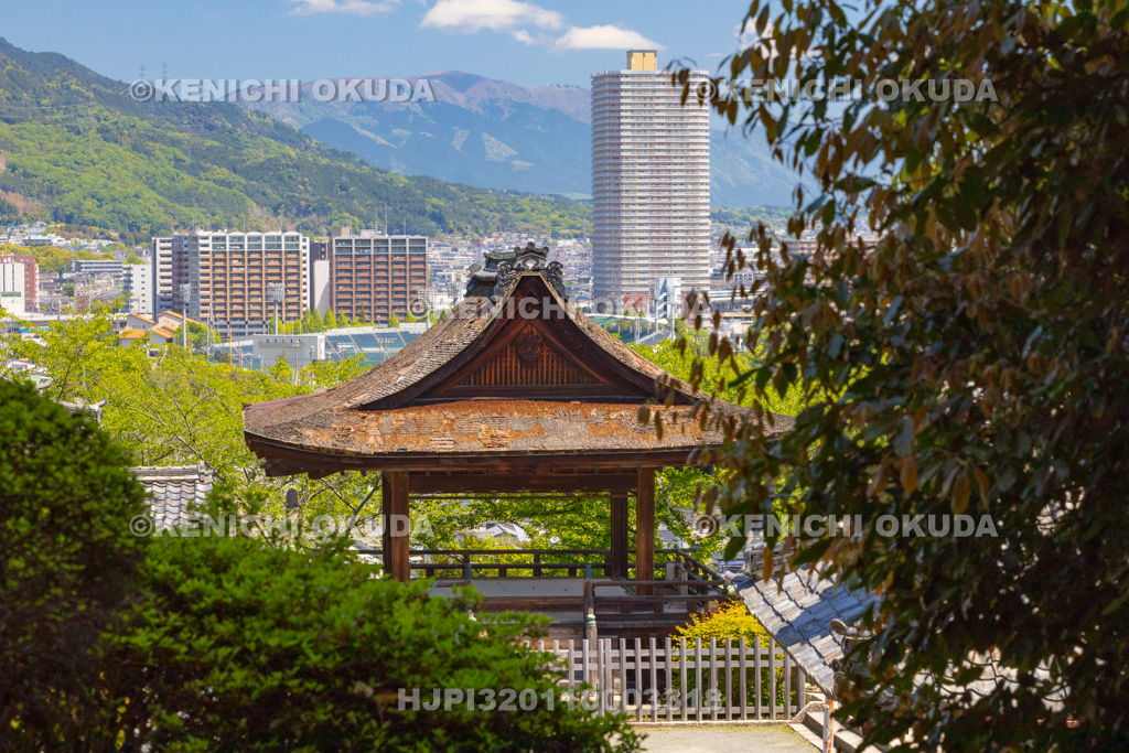 滋賀県　園城寺（三井寺）　観月舞台と大津市街