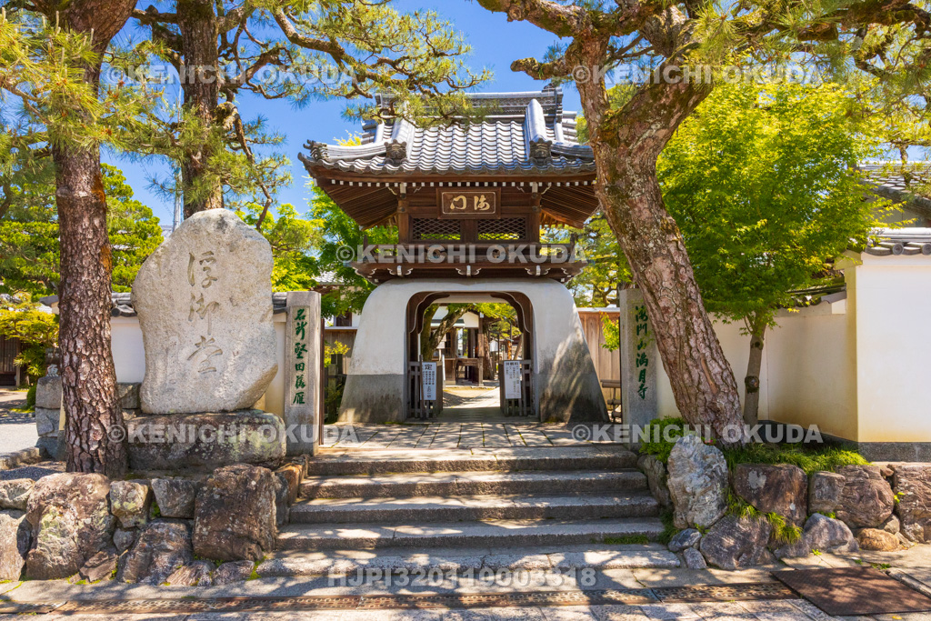 滋賀県 満月寺 山門
