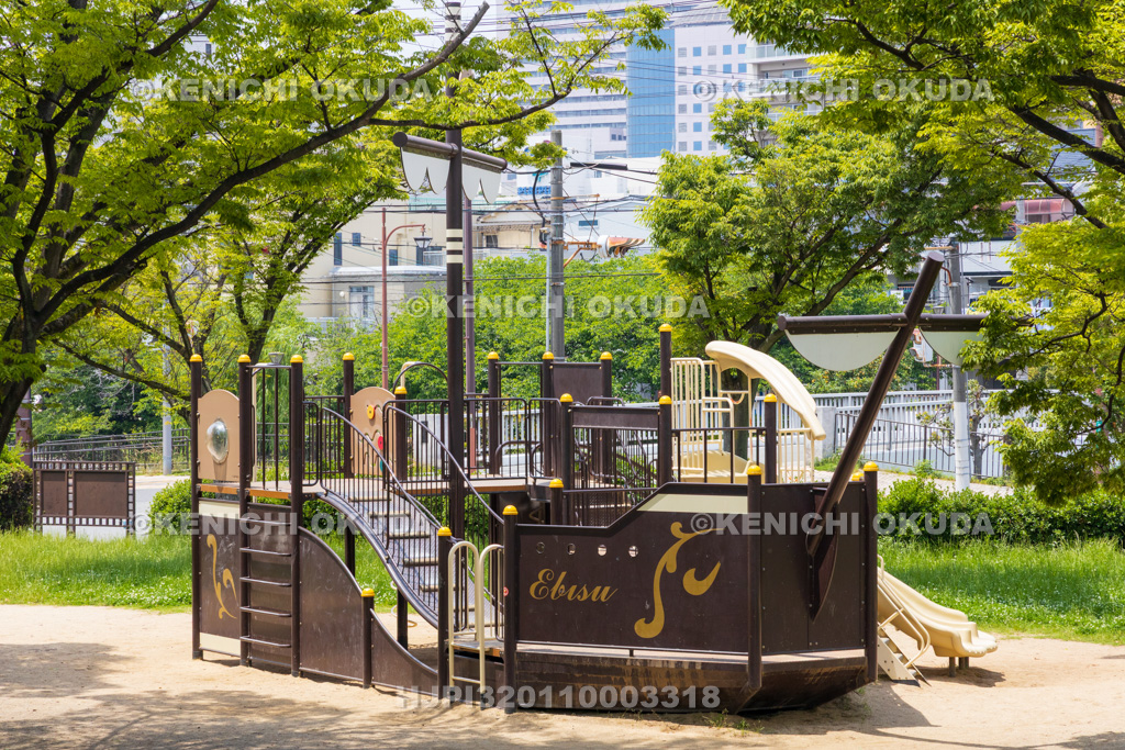 大阪府 ザビエル公園 南蛮船をイメージした遊具