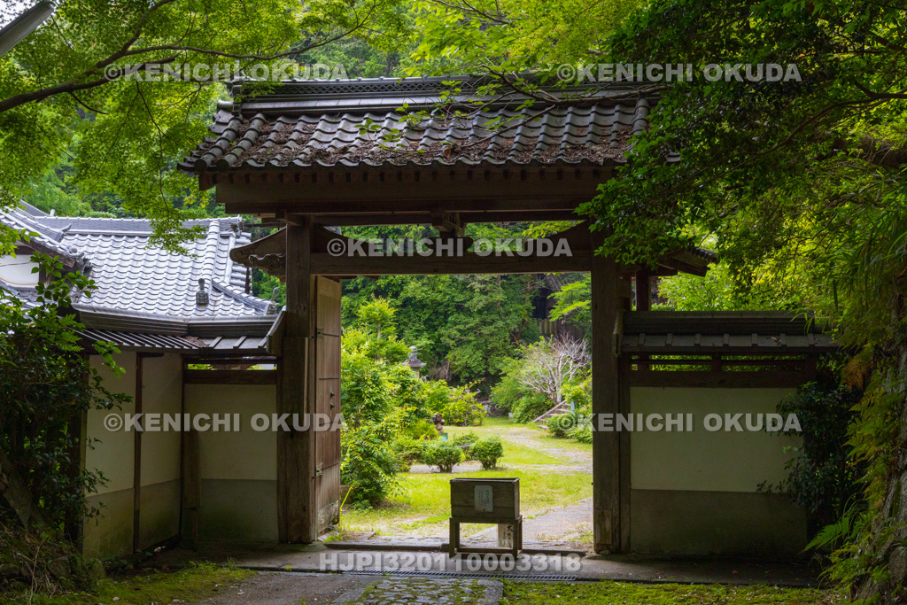 奈良県　弘仁寺　山門
