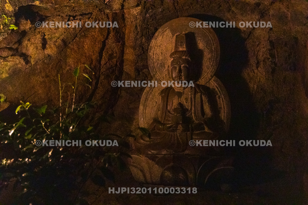 奈良県 岡寺 弥勒の窟 弥勒菩薩座像