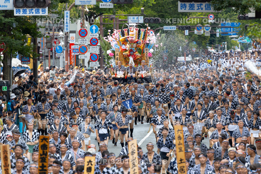 福岡県 博多祇園山笠 集団山笠見せ