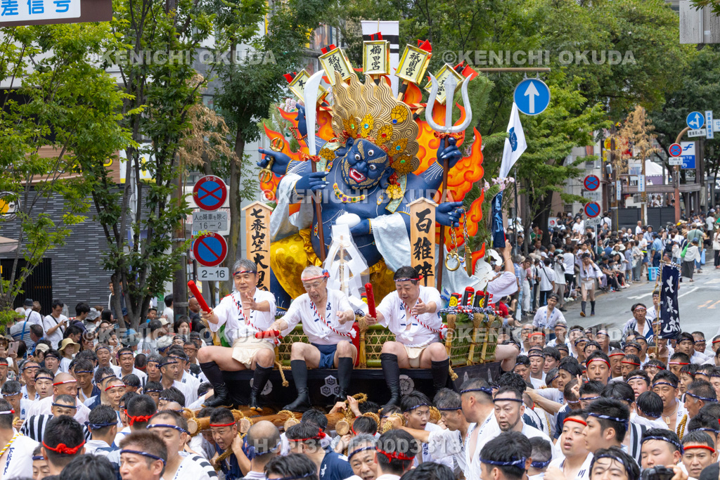 福岡県　博多祇園山笠　集団山笠見せ
