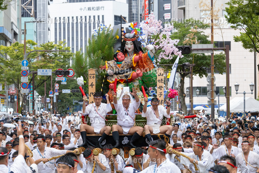 福岡県 博多祇園山笠 集団山笠見せ