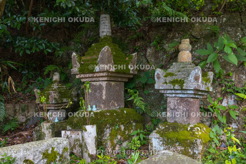 山口県 功山寺 大内義長の墓