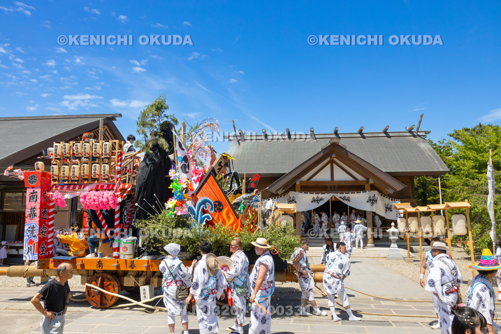 秋田県　土崎神明社祭　曳山行事（宵宮）　郷社参り