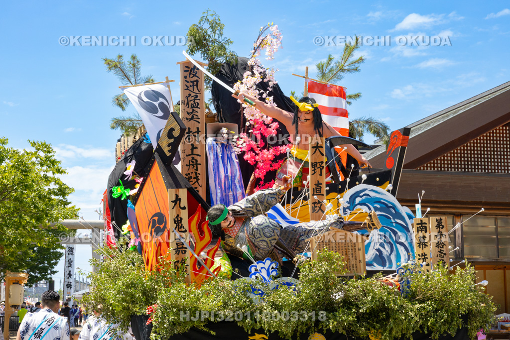 秋田県 土崎神明社祭 曳山行事(宵宮) 郷社参り