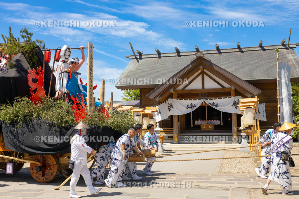秋田県　土崎神明社祭　曳山行事（宵宮）　郷社参り