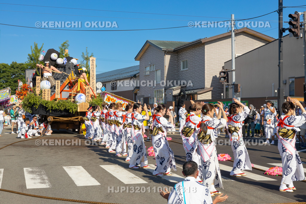 秋田県 土崎神明社祭 曳山行事(宵宮) 演芸披露