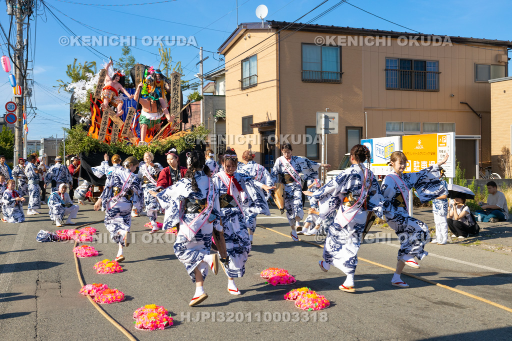 秋田県 土崎神明社祭 曳山行事(宵宮) 演芸披露