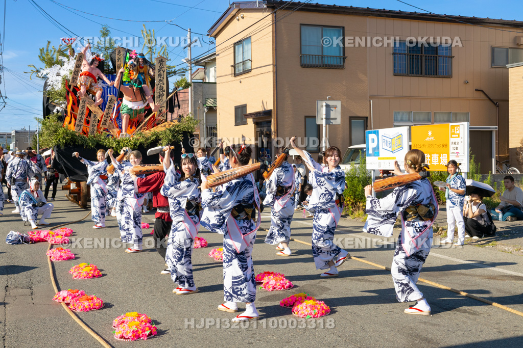 秋田県 土崎神明社祭 曳山行事(宵宮) 演芸披露
