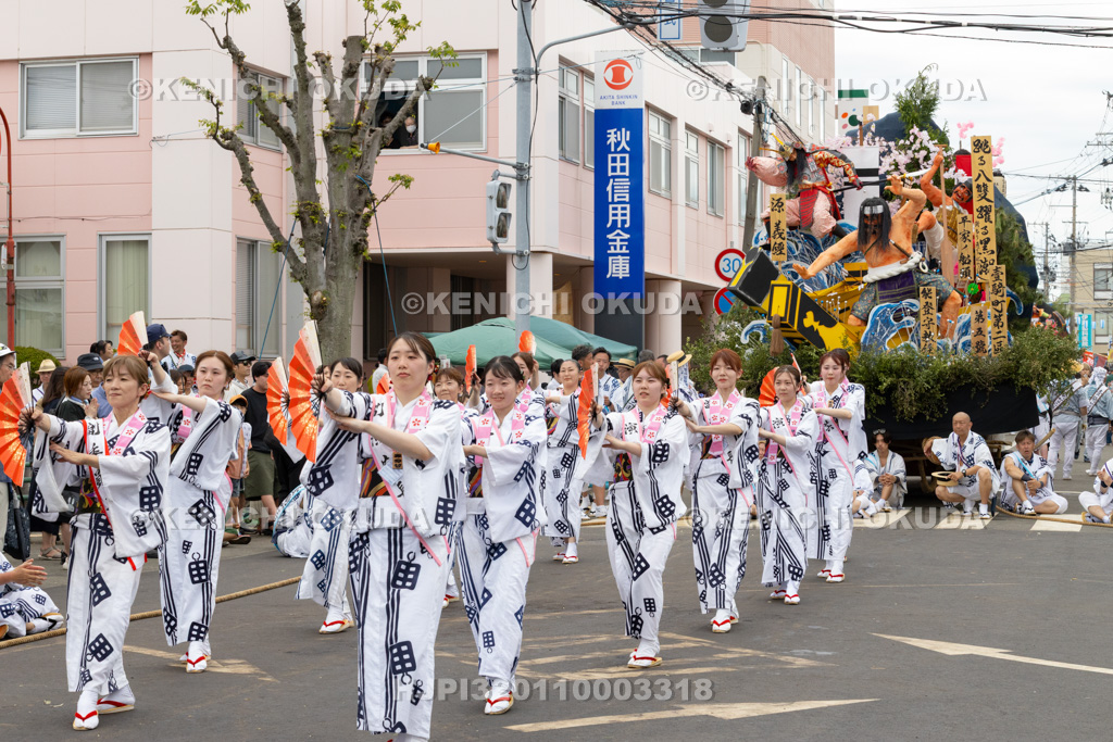 秋田県 土崎神明社祭 曳山行事(本祭) 御幸曳山 演芸披露