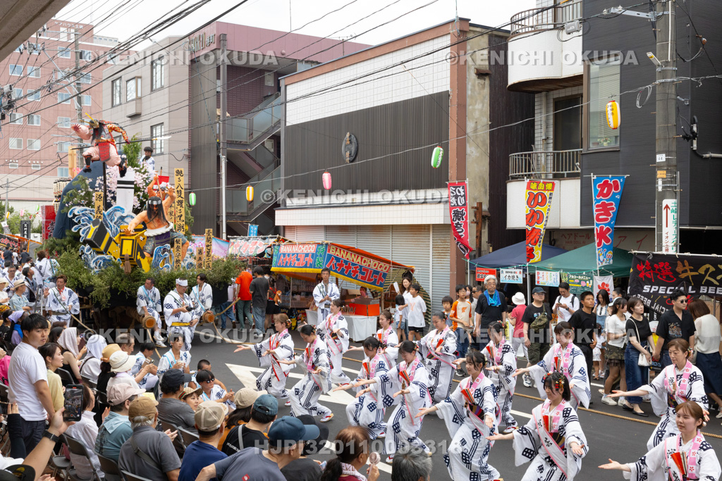 秋田県 土崎神明社祭 曳山行事(本祭) 御幸曳山 演芸披露