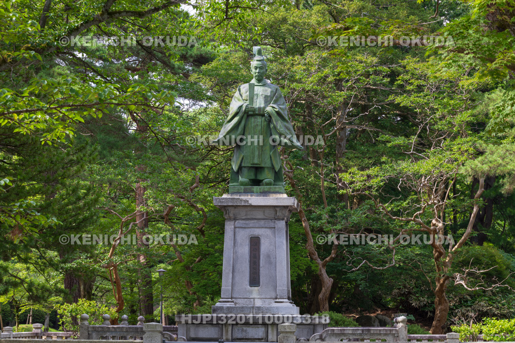 秋田県 千秋公園(久保田城跡) 佐竹義堯公銅像
