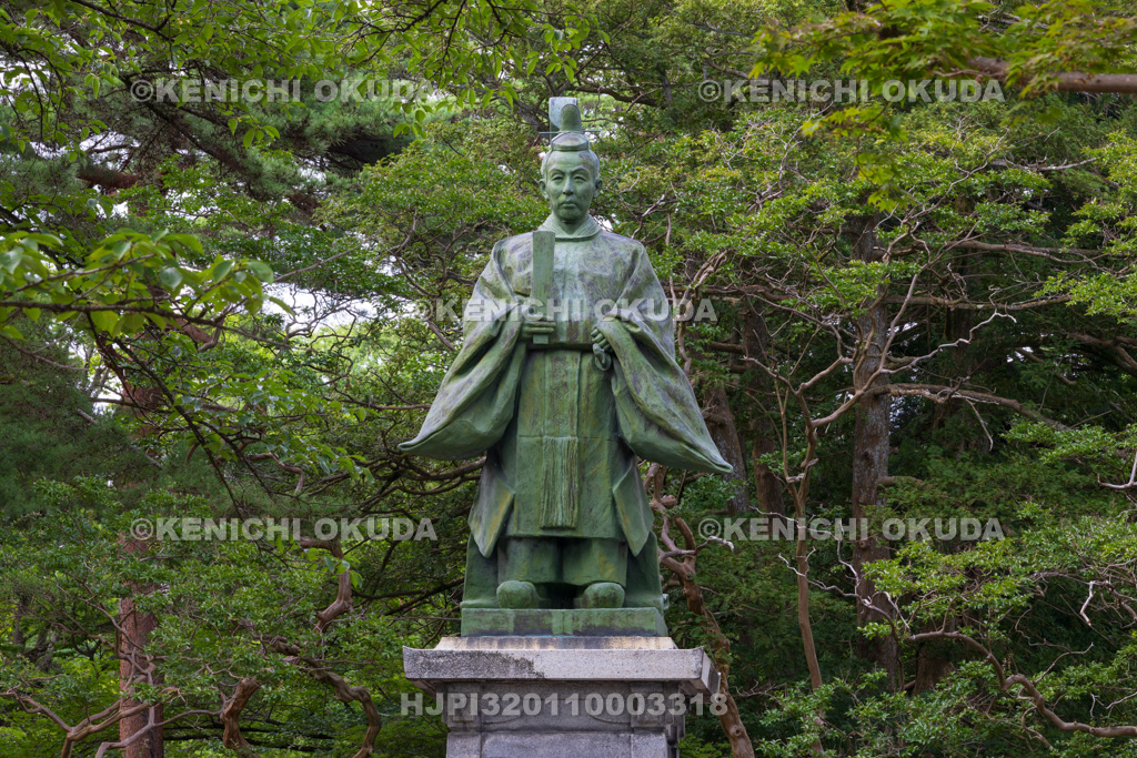 秋田県 千秋公園(久保田城跡) 佐竹義堯公銅像