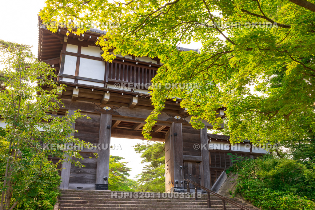 秋田県 千秋公園(久保田城跡) 本丸表門(復元)