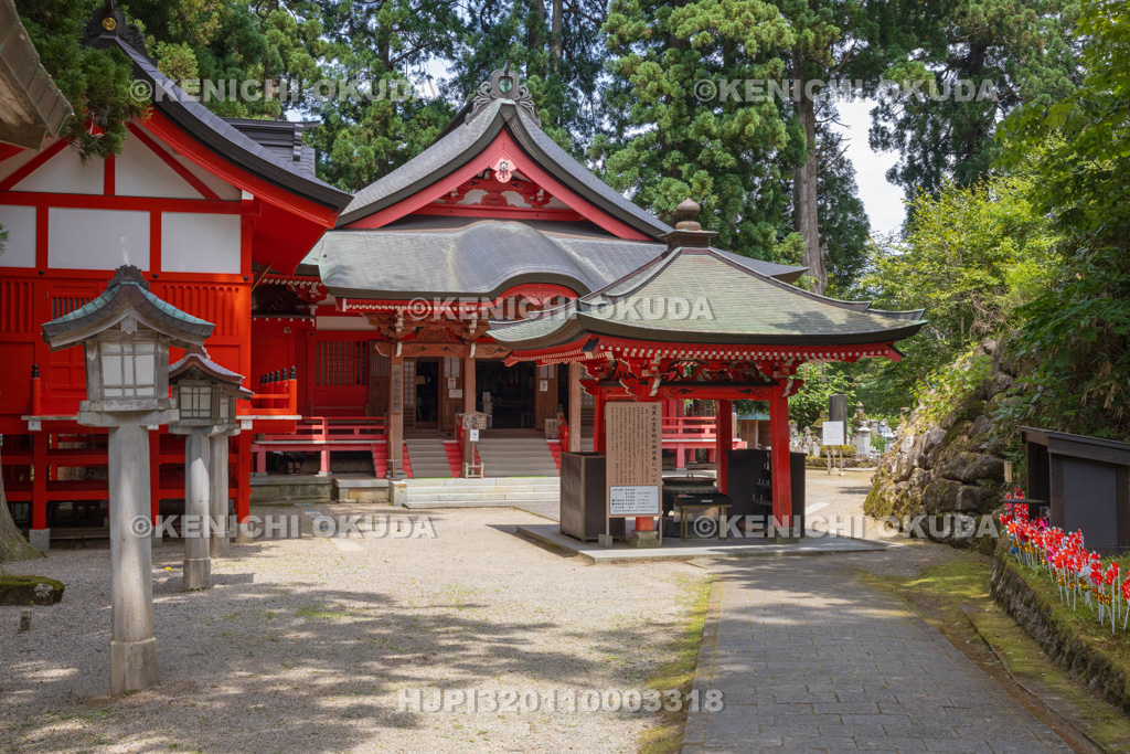 山形県　出羽三山神社（羽黒山）　霊祭殿