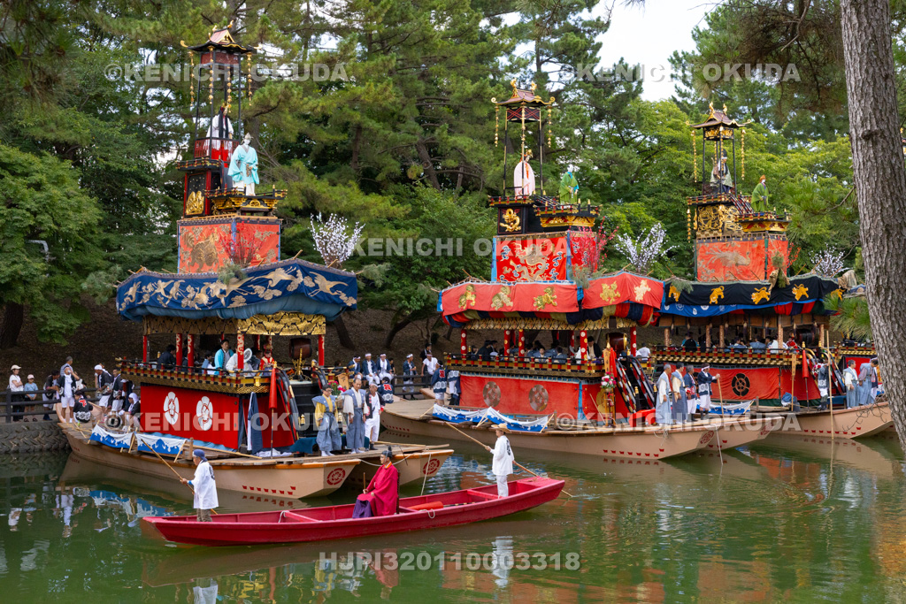 愛知県　尾張津島天王祭（朝祭）　赤船の迎えと車楽船