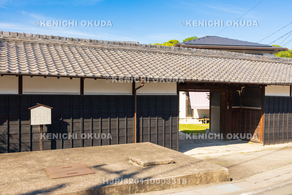 愛知県 岡田の古い街並み 旧中七木綿本店 長屋門