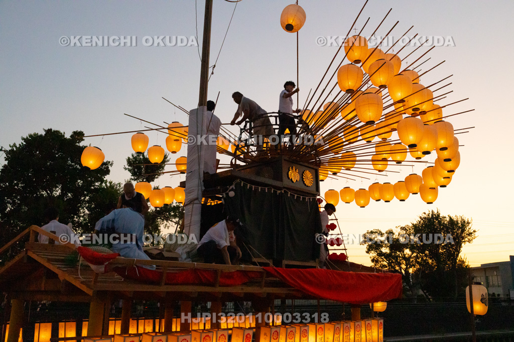 愛知県 須成祭 宵祭 巻藁船 提灯の準備