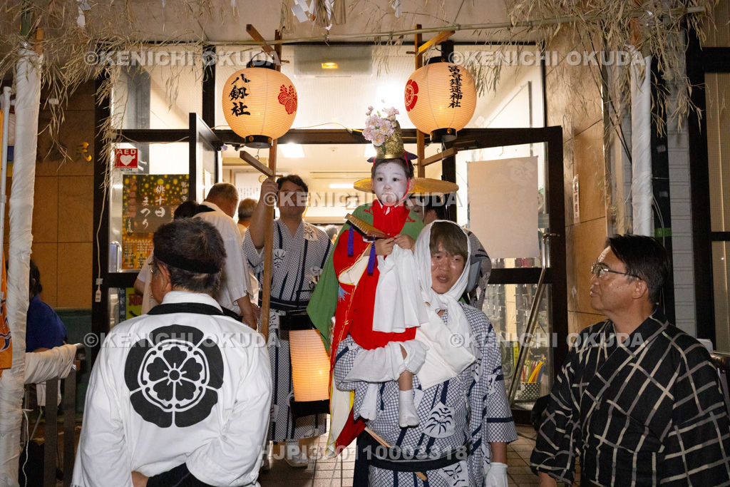 愛知県 須成祭 宵祭 稚児ら巻藁船へ
