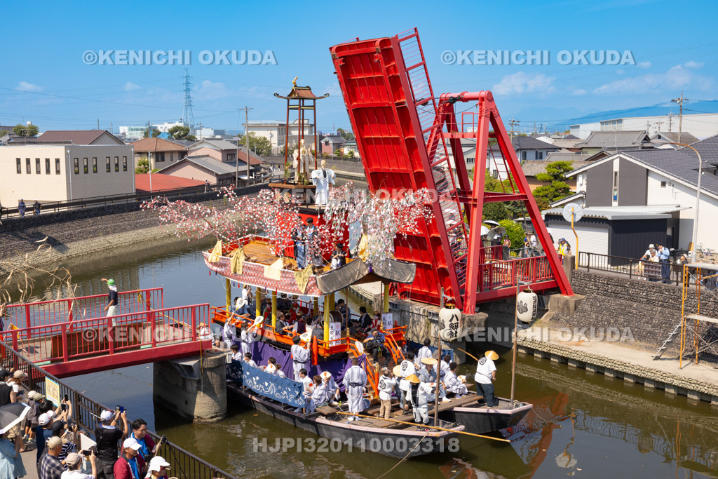 愛知県 須成祭 朝祭 祭船巡行 御葭橋通過