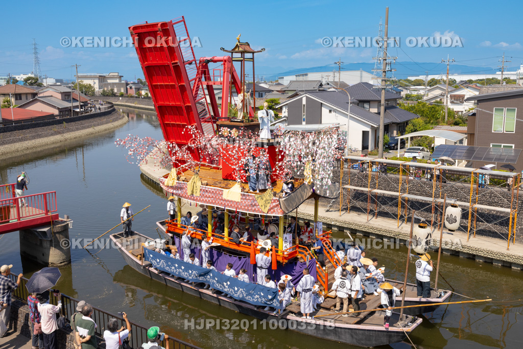 愛知県 須成祭 朝祭 祭船巡行 御葭橋通過